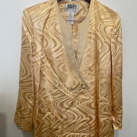 Two piece skirt set - Picture 1 of 6